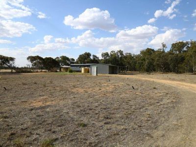 6511 Swan Hill Road, Moulamein