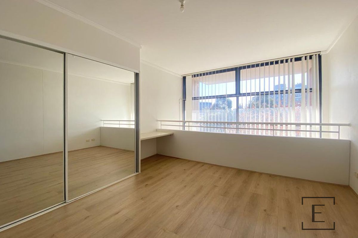 302E / 138 Carillon Avenue, Newtown