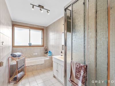 26 Broula Court, Taylors Lakes