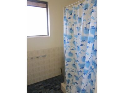 4 / 9 Melinda Grove, Lake Heights