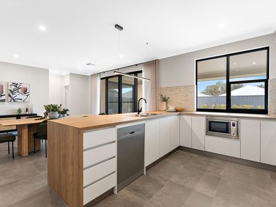 15 Boudicca Drive, Forrestdale