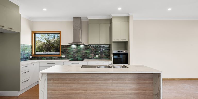 2 / 14A McGuinness Street , Euroa