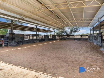 135 Calder Highway, Charlton