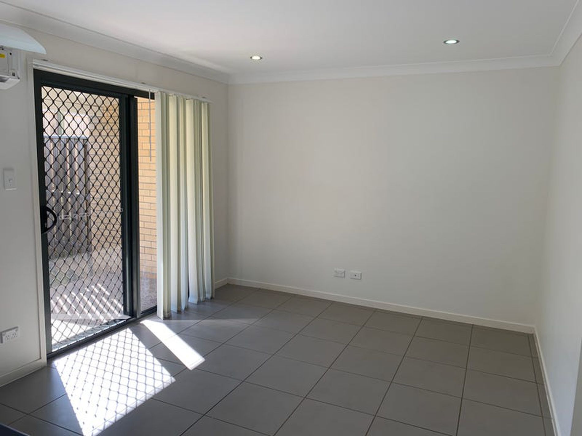 3 / 11-13 Montree Circuit, Kallangur