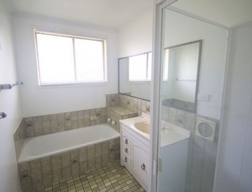 Great value family home in Tewantin image 10