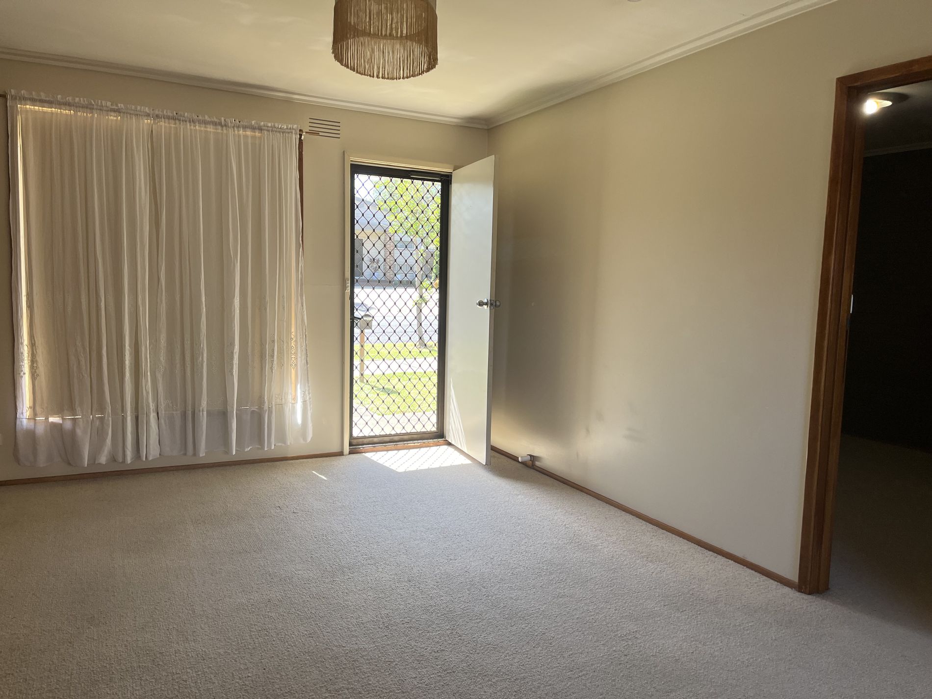 2 / 87 Calvert Street, Hamlyn Heights