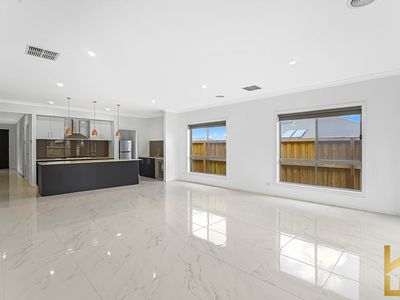 38 Bonhams Circuit, Manor Lakes