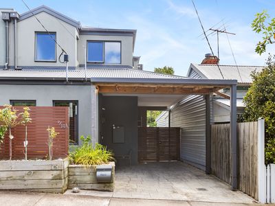 2 / 14A Pole Street, Seddon