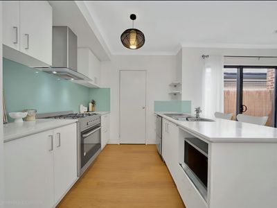 6 Babele road , Tarneit