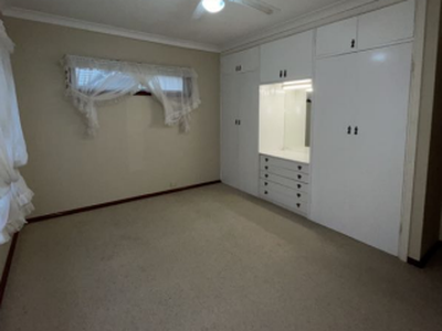 12 Beveridge Crescent, Dubbo