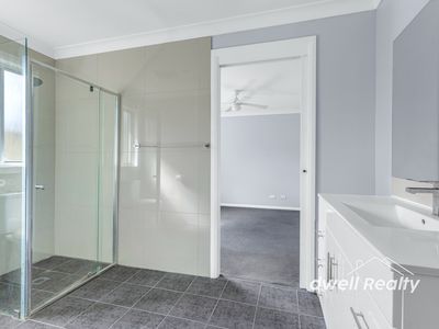 4 DEANE STREET, St Georges Basin