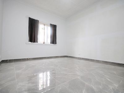 2 / 2 Browning Avenue, Lakemba