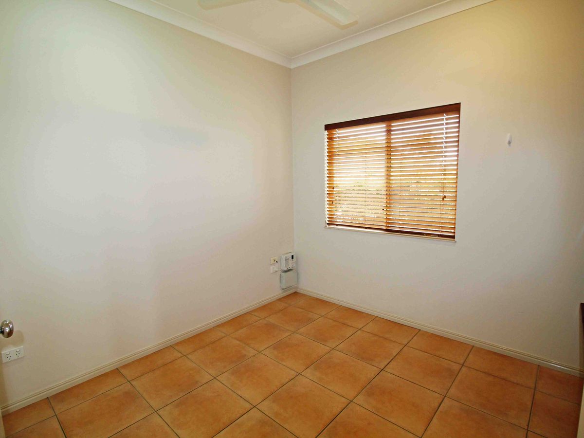 22 Countryview Drive, Atherton
