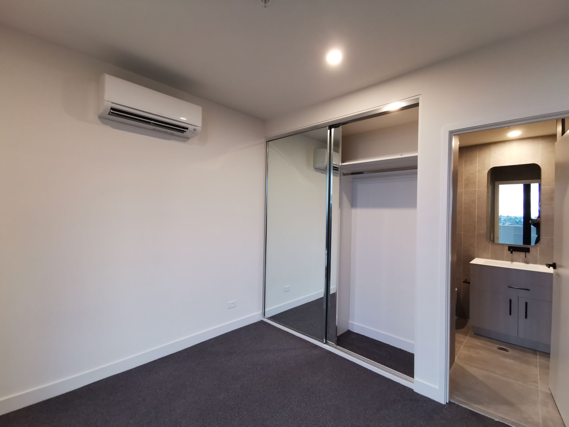 1117 / 864 Blackburn Road, Clayton