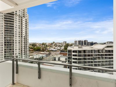 1117 / 16 Hamilton Place, Bowen Hills