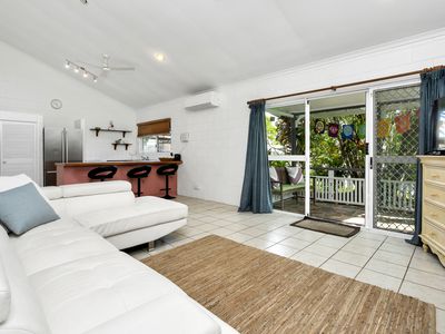 6 / 10 Ireland Crescent, Whitfield