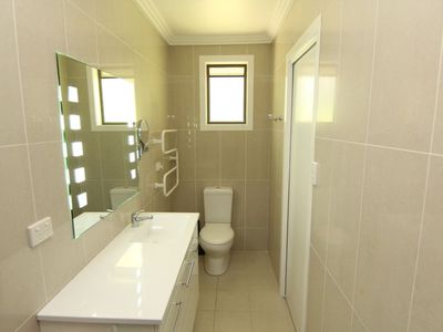 7 Red Oak Road, Rainbow Flat