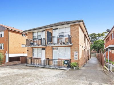8 / 11 Myee Street, Lakemba