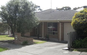 8 Garden Court, Berwick