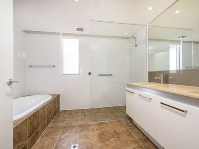 307 / 30 The Circus, Burswood