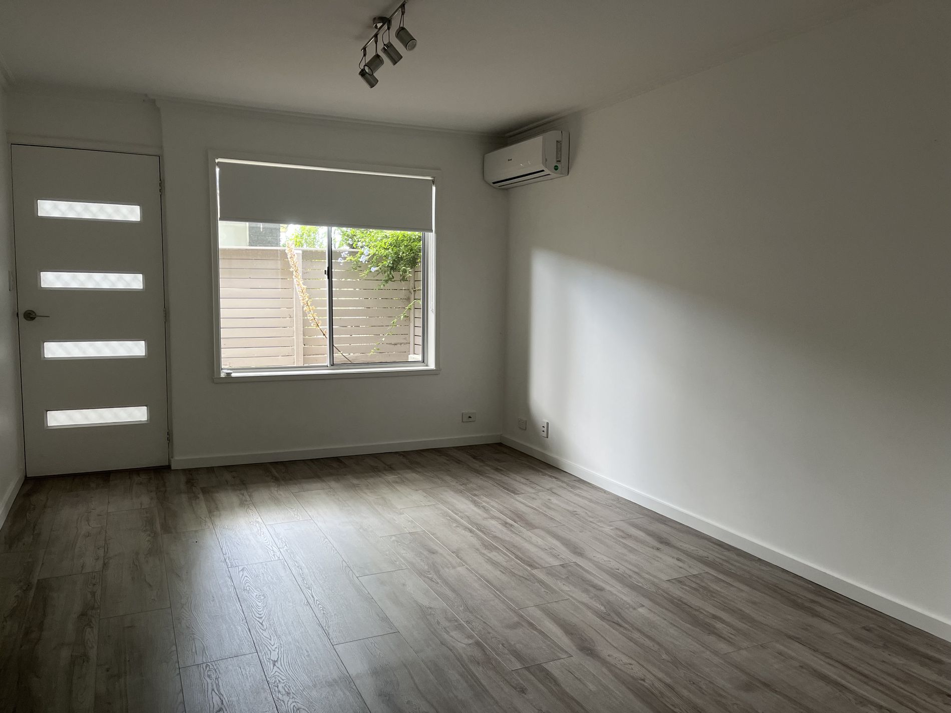 1 / 7 Sanglen Terrace, Belmont