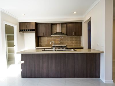 246 Maracana Avenue, Manor Lakes