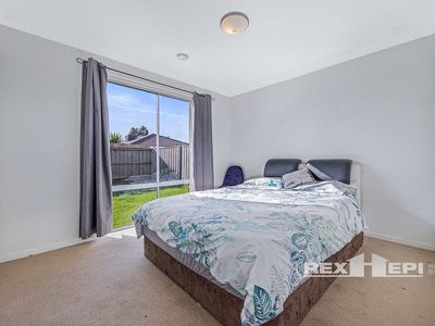 18 Bremer Street, Clyde North