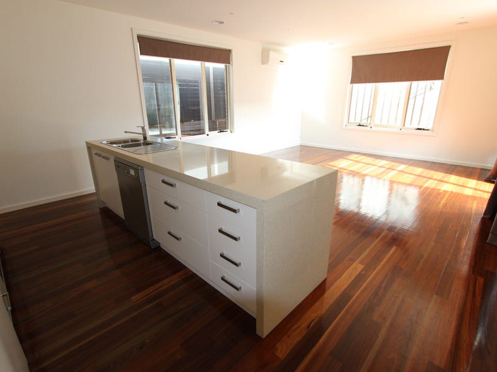 1 / 29 Leila Crescent, Bell Post Hill