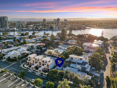 16B Oak Avenue , Surfers Paradise