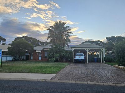 18 Robertson Street, West Lamington