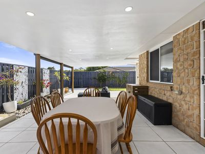 2 Eggleton Place, Wakerley