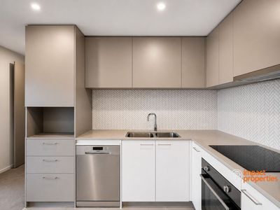 201 / 26 Cynthea Teague Crescent, Greenway