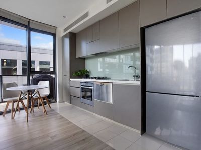 906 / 55 Queens Road, Melbourne