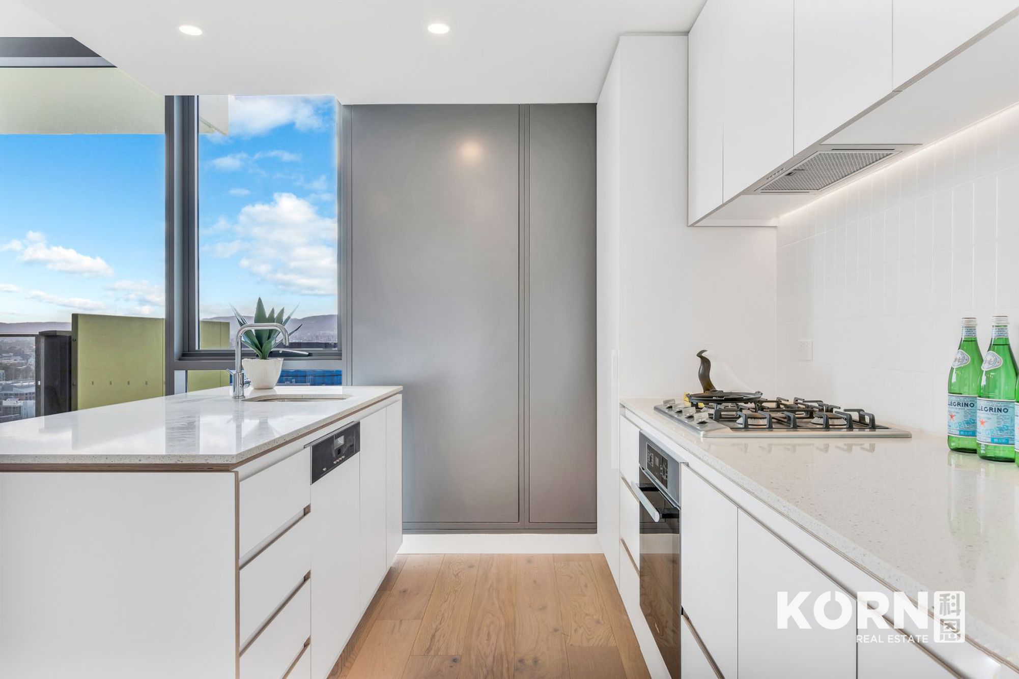 705 / 29 angas street, Adelaide