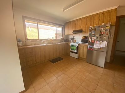 1 / 247 Greaves Street North, Werribee