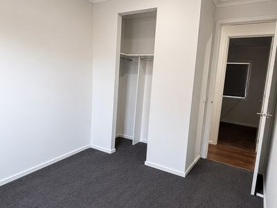 27 Mewat Circuit, Thornhill Park