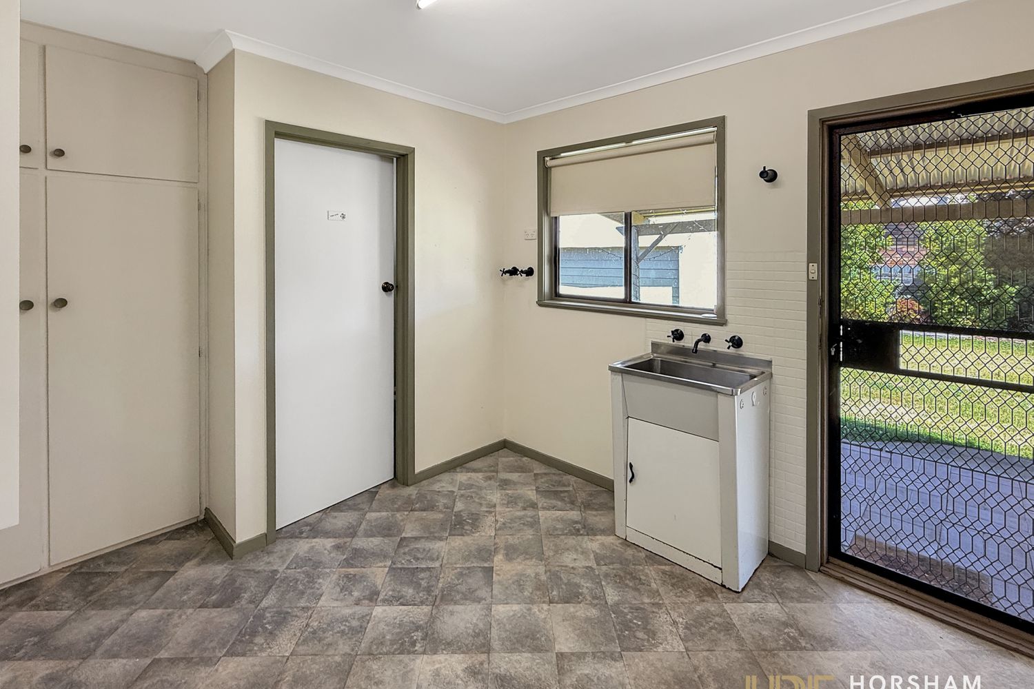 11 Dougherty Street, Horsham