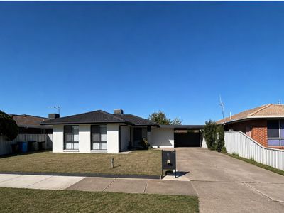 14 Brooks Avenue, Shepparton