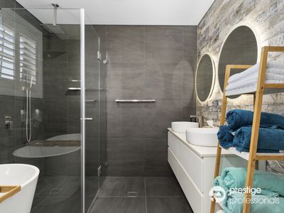 7A Wellwood Avenue, Moorebank