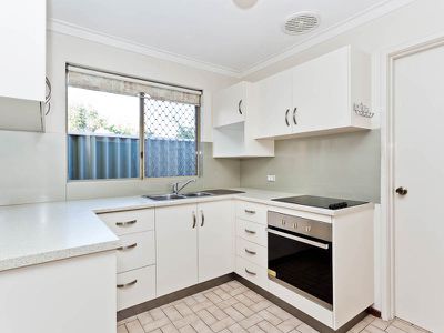 7/3 Waterway Court, Churchlands