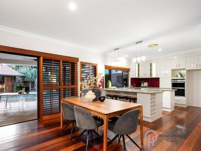 10 Talburpin Esplanade, Redland Bay