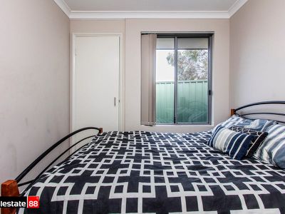 9 / 12 Arbon Way, Lockridge