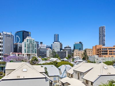 4 / 115 Berry Street, Spring Hill