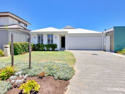4 Golden Way, Piara Waters