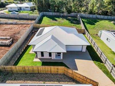 2 / 7 Lakeside Drive, Taroomball