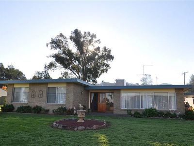 11 Broad St, Eugowra