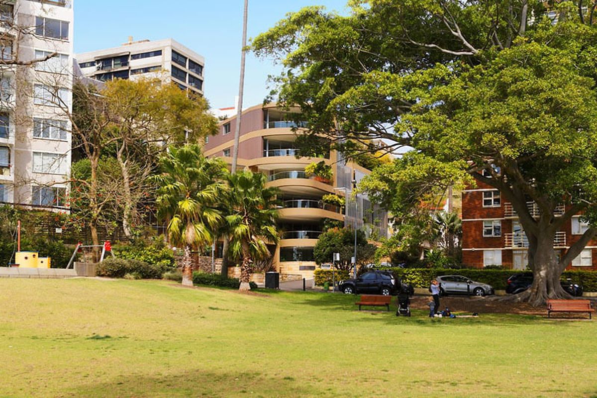 102 / 11 Esplanade, Elizabeth Bay