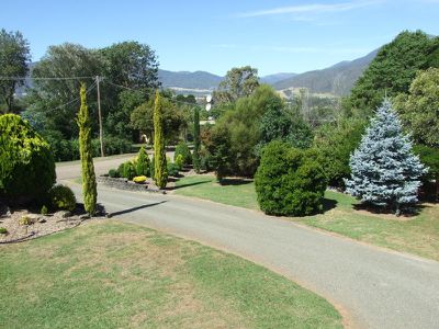 14-16 Young Crescent, Tawonga South