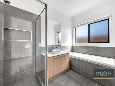 9 Gahnia Drive, Armstrong Creek