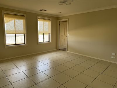 9 Vaucluse Place, Parkes